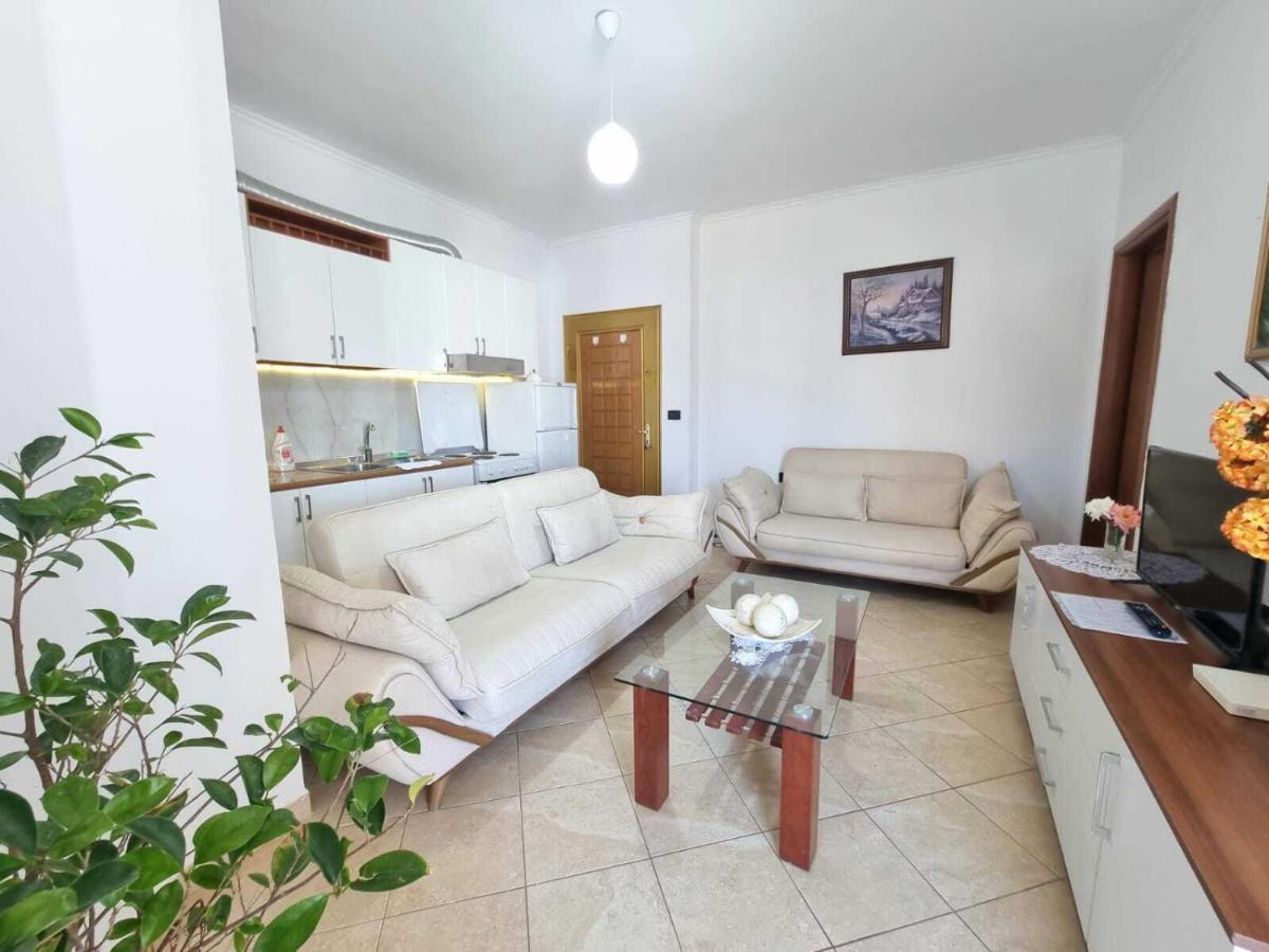 Friendly Apartment Golem Golem  Bagian luar foto